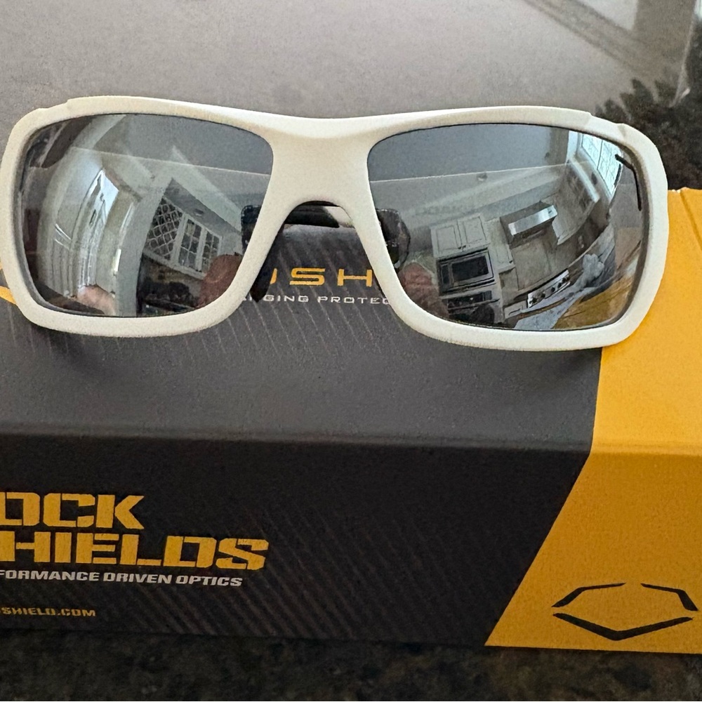 EVOSHIELD sunglasses - Matte White - Style #8320201293 - Interchangeable